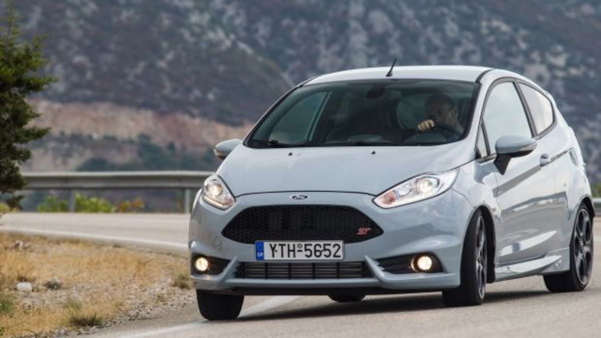 Δοκιμάζουμε τo ισχυρότερο Ford Fiesta που τα έχει…200! [pics]