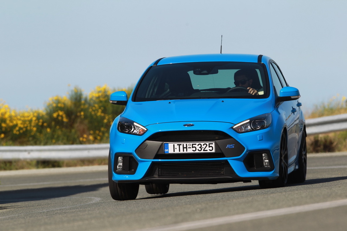 Δοκιμάζουμε το νέο Ford Focus RS, την πιο σπορ έκδοση του μοντέλου από τη γέννησή του, με 350 άλογα