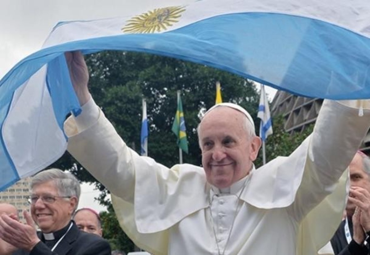 “Επίθεση” κληρικών στον Πάπα Φραγκίσκο: Είναι αιρετικός!