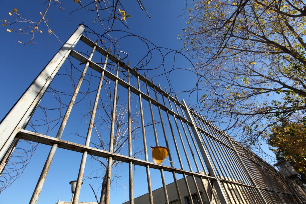 Συνήγορος του Πολίτη: “Ειδική φυλακή” το νοσοκομείο των φυλακών Κορυδαλλού