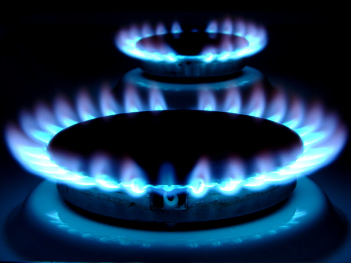 Πόσα χρήματα θα κερδίσουν καταναλωτές και επιχειρήσεις από την μείωση στη τιμή του φυσικού αερίου από την Gazprom