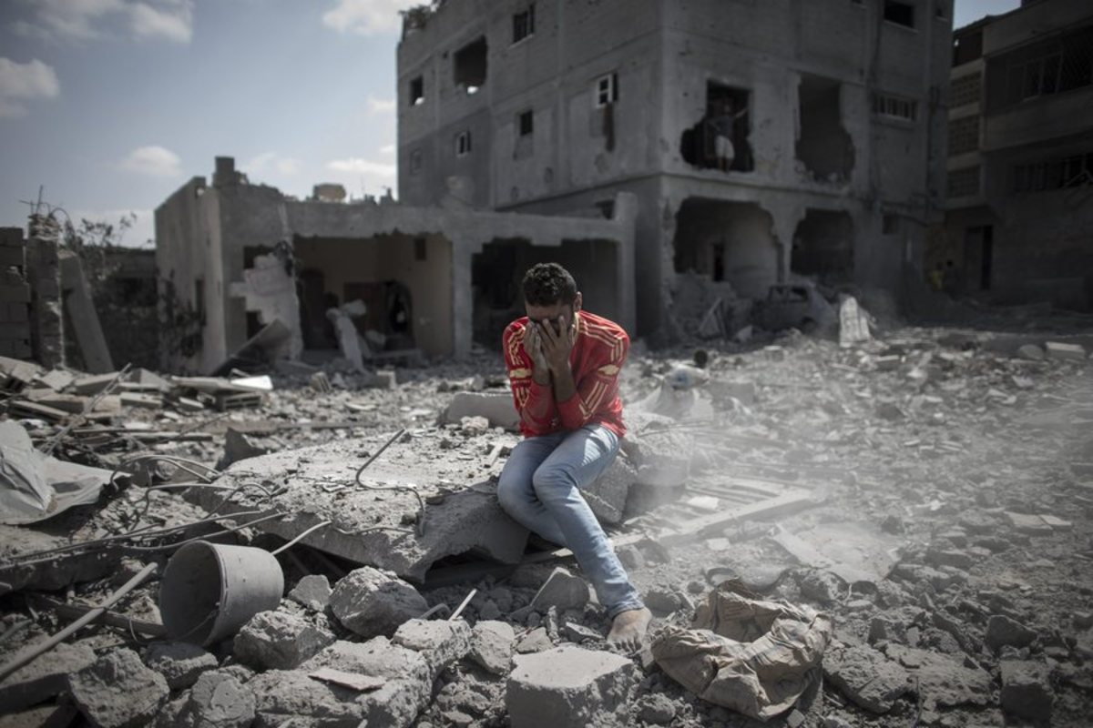 Έγκλημα κατά της ανθρωπότητας στη Γάζα: “Μπαμπά, γιατί οι Ισραηλινοί μας σκοτώνουν; Τι κάναμε;” – Ξεπέρασαν τους 1000 οι νεκροί Παλαιστίνιοι