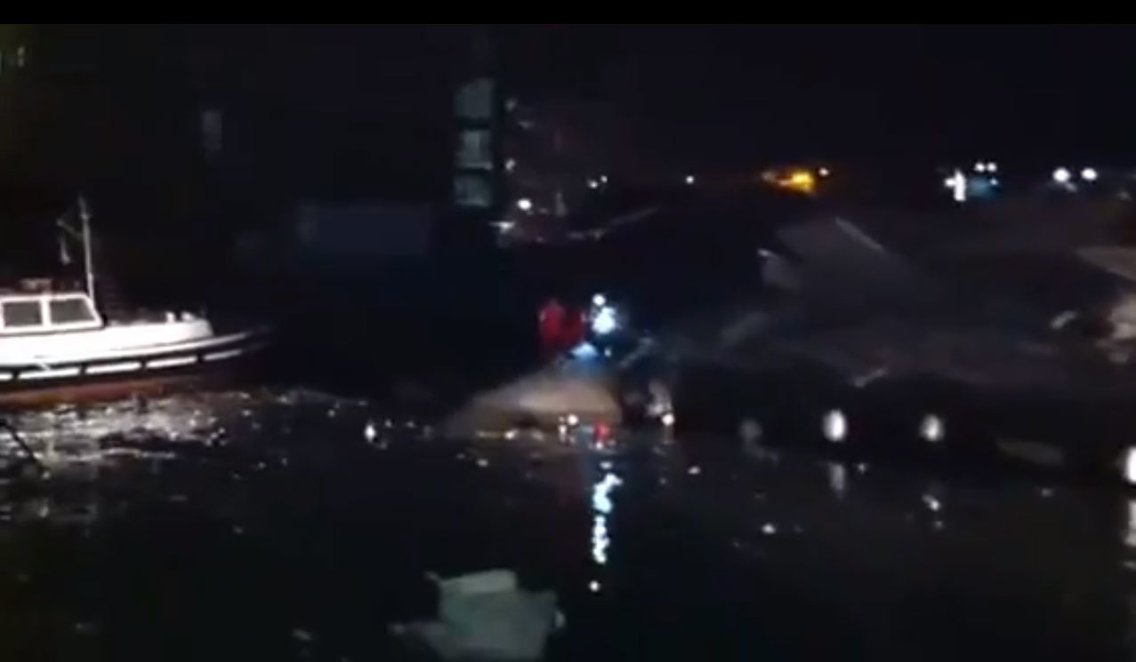 Πλοίο έπεσε στον πύργο ελέγχου του λιμανιού της Γένοβας – 3 νεκροί, 10 αγνοούμενοι  (VIDEO)