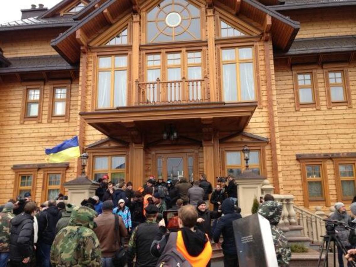 Οι μικρές… Βερσαλλίες του Γιανουκόβιτς – Μέσα στο σπίτι του Ουκρανού προέδρου (ΦΩΤΟ)