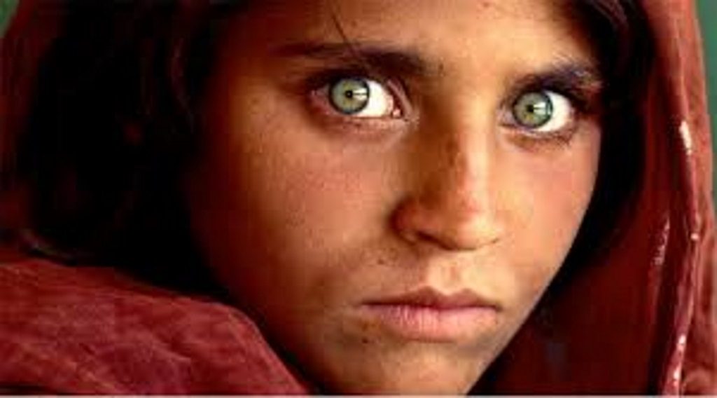 Δεν θα αποφυλακιστεί τελικά η Αφγανή με τα πράσινα μάτια