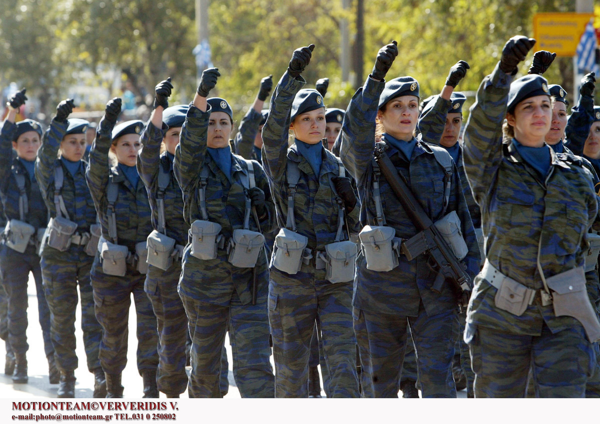 Στράτευση γυναικών: Αιφνιδίασε το Μαξίμου ο Καμμένος – Στα.. όπλα ο ΣΥΡΙΖΑ κατά του υπουργού Άμυνας