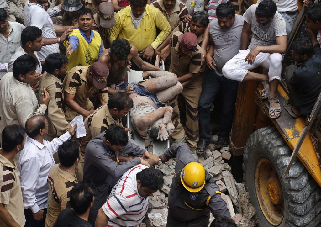 Τραγωδία στην Ινδία! Τουλάχιστον 5 παιδιά σκοτώθηκαν σε κατάρρευση κτιρίου (ΦΩΤΟ)