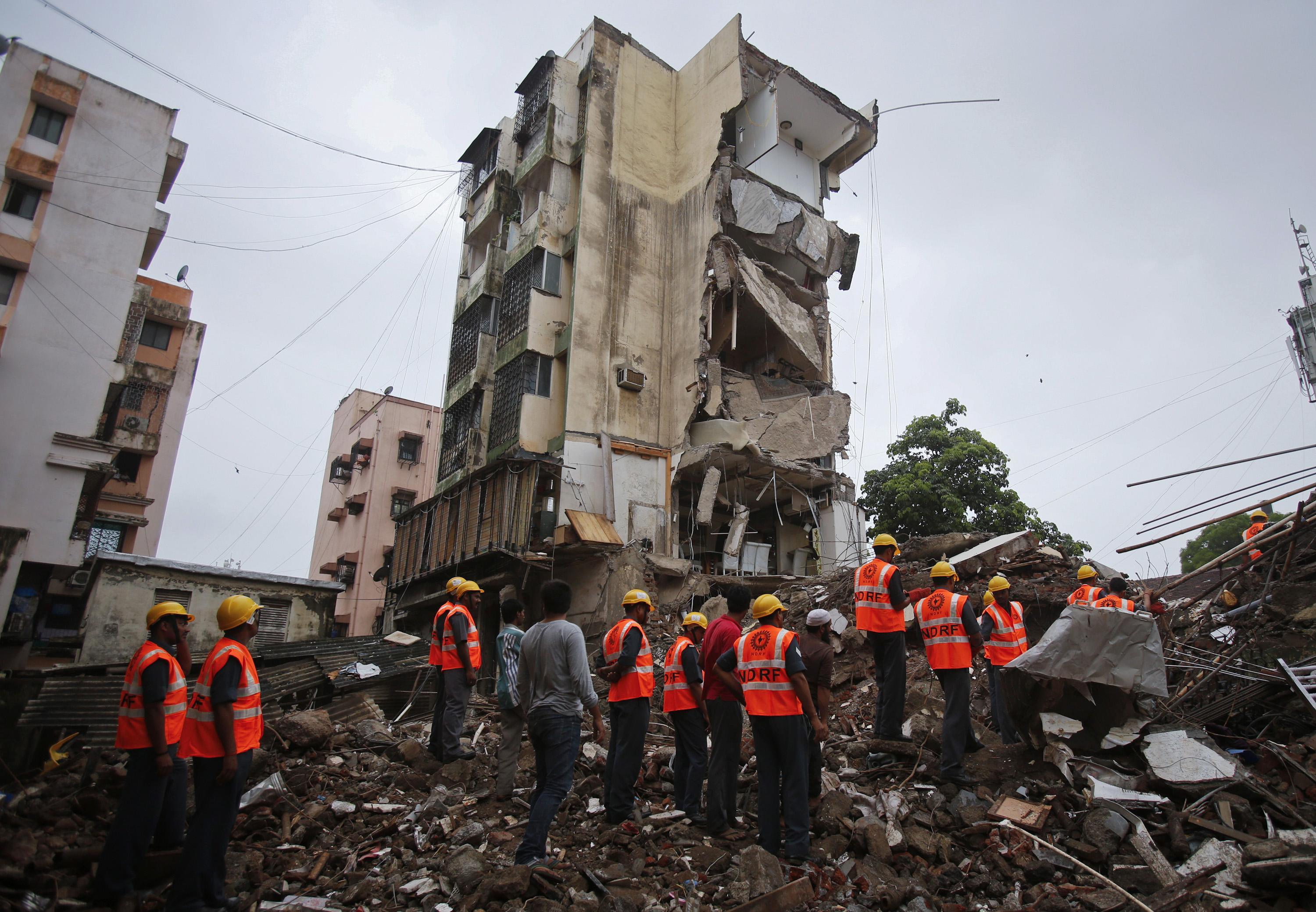 Πέντε νεκροί σε κατάρρευση κτιρίου στην Ινδία