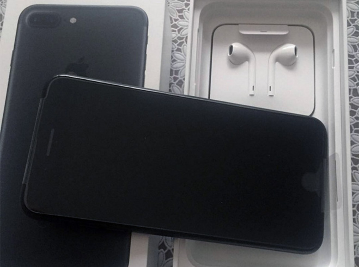 iPhone 7 Plus και iPhone 7 Jet Black ούτε για δείγμα!