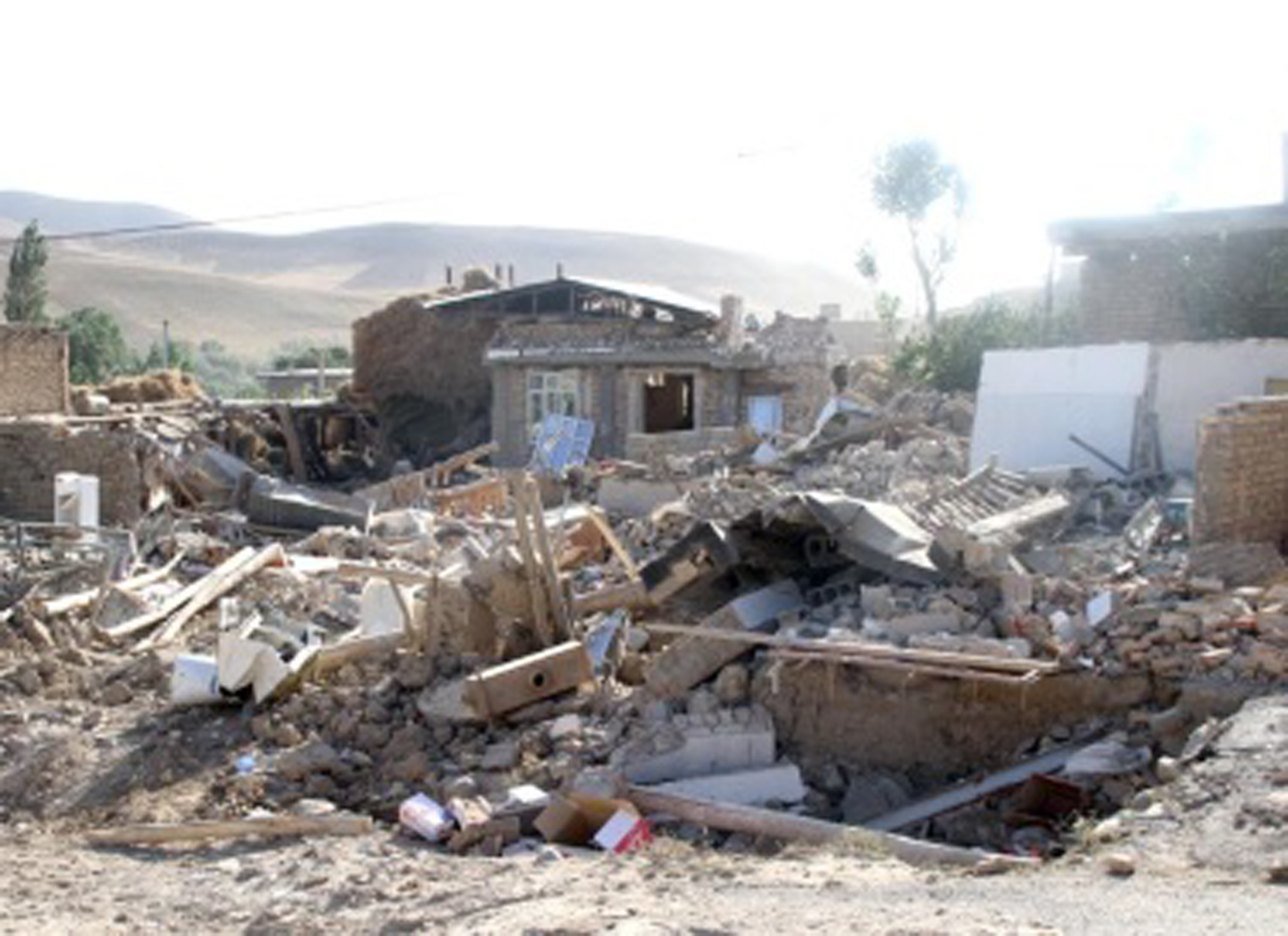 37 οι νεκροί από το σεισμό στο Ιράν – Συνεχίζονται οι μετασεισμοί