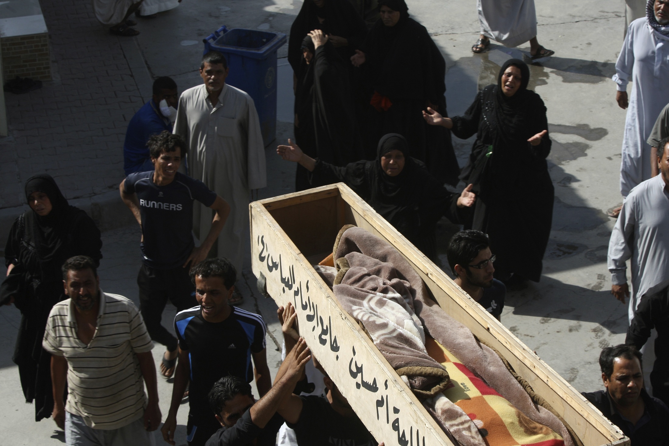 Ιράκ: Αιματηρή επίθεση σε κηδεία – Τουλάχιστον 16 νεκροί