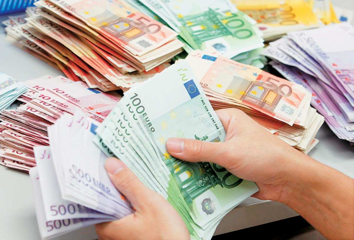 Κατά 700 εκατ. ευρω αυξήθηκαν οι καταθέσεις τον Μάιο