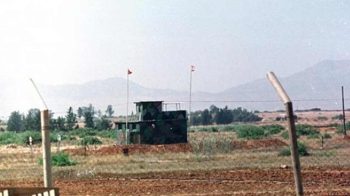 Επεισόδιο στη νεκρή ζώνη – Νεαρός επιτέθηκε σε τουρκικό φυλάκιο με πέτρες και βρισιές