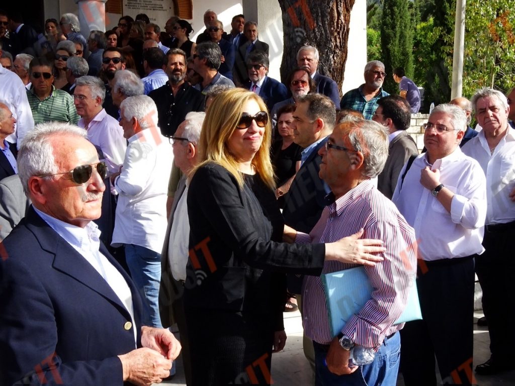 Η πιο μεγάλη… συγκέντρωση για το “αντίο” στον συγκεντρωσιάρχη του ΠΑΣΟΚ, Γιώργο Παναγιωτακόπουλο ΦΩΤΟ