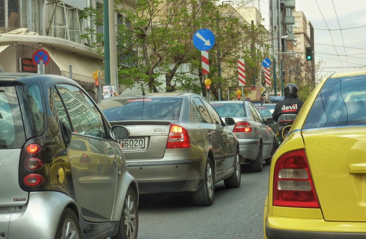 Χάος στους δρόμους λόγω των στάσεων στα Μέσα Μεταφοράς