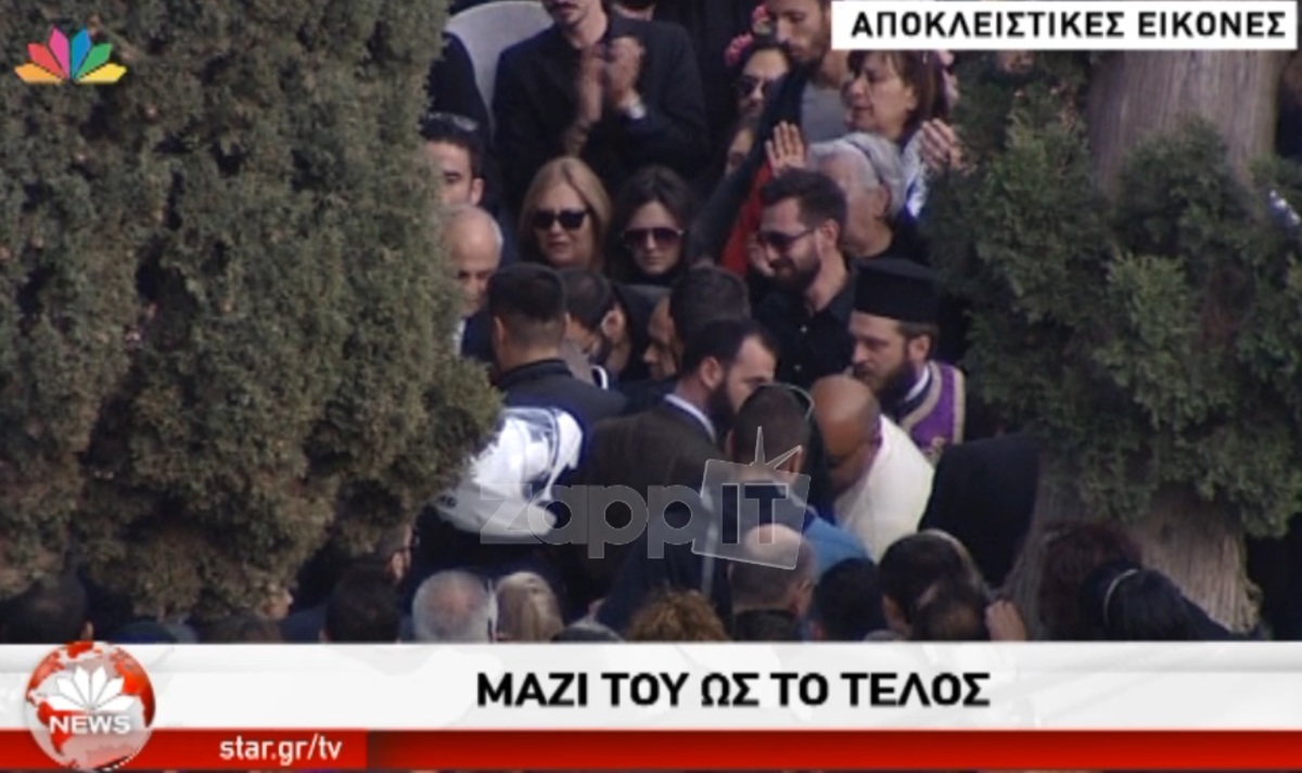 Κηδεία Παντελίδη: Συγκλονίζουν οι εικόνες από το κοιμητήριο – Μαζί του μέχρι το τέλος ο κόσμος