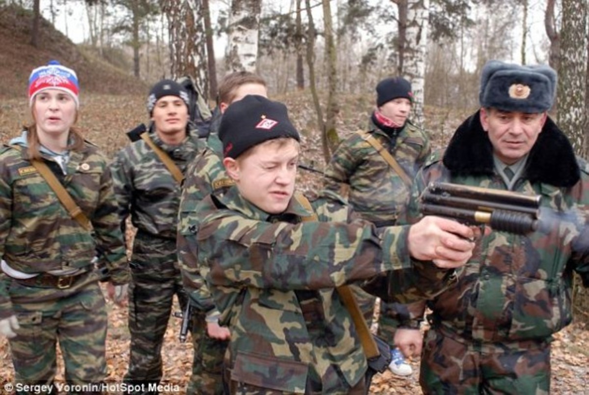 Οι 5χρονοι “κομάντος” του Πούτιν! Στρατιωτική εκπαίδευση παιδιών στη Ρωσία