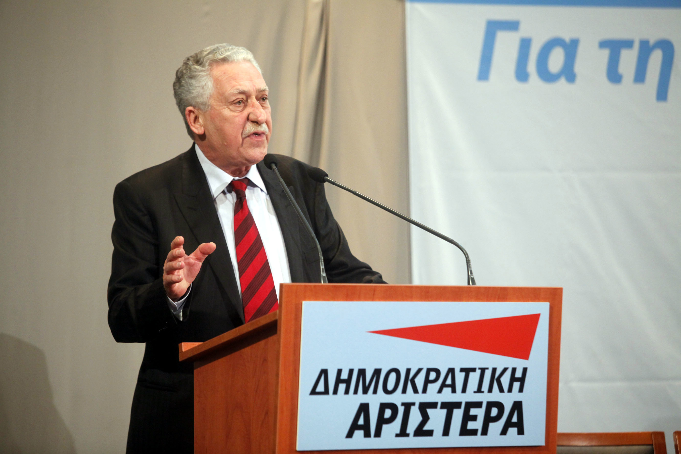Ο Φ. Κουβέλης ανοίγει πόρτα στην κυβέρνηση και την κλείνει στον ΣΥΡΙΖΑ