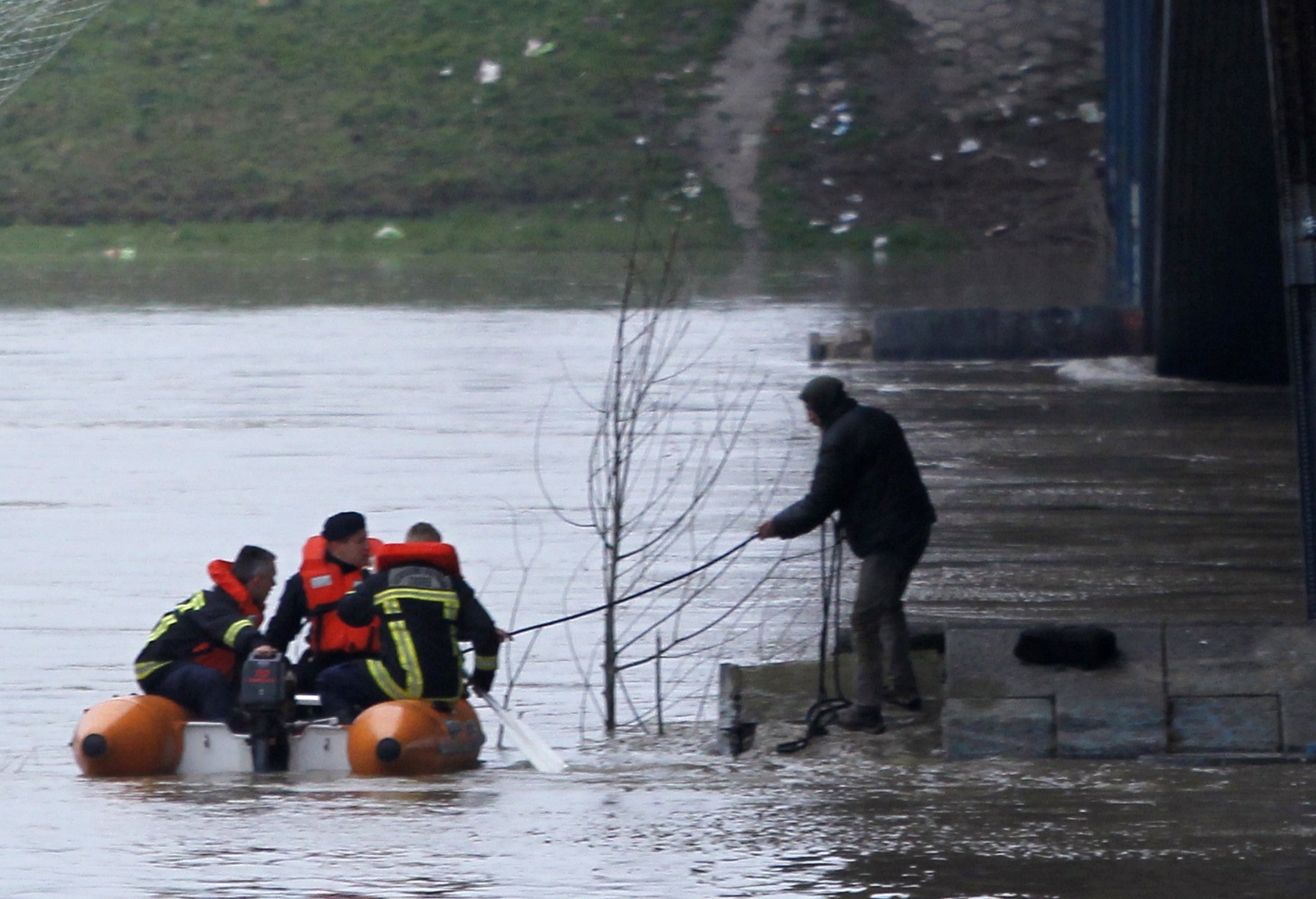 Καταστροφικές πλημμύρες από τις καταρρακτώδεις βροχές σε Κροατία και Βοσνία Ερζεγοβίνη