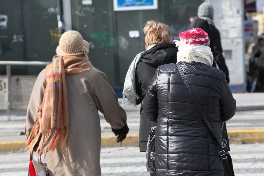 Βελτιώνεται ο καιρός αλλά το κρύο παραμένει