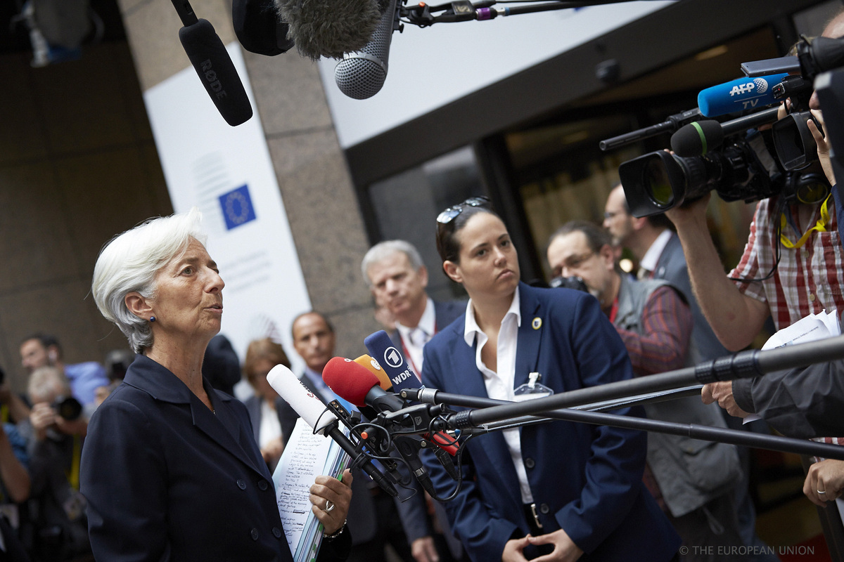Τινάζει στον αέρα την αισιοδοξία το ΔΝΤ – Διαφωνεί με τα πλεονάσματα και το χρέος – “Περίεργη” προειδοποίηση για τις τράπεζες