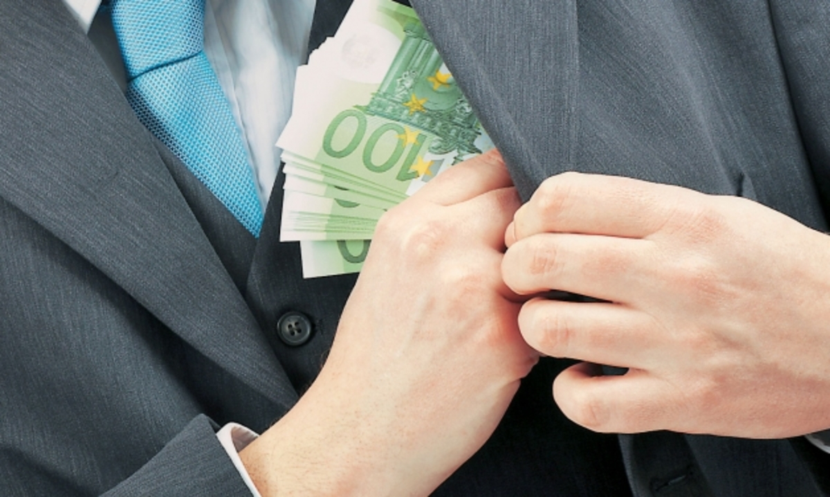 Πλεόνασμα 1,566 δισ. ευρώ το α’ τρίμηνο του 2014 – Τρύπα 720 εκατ. στα έσοδα