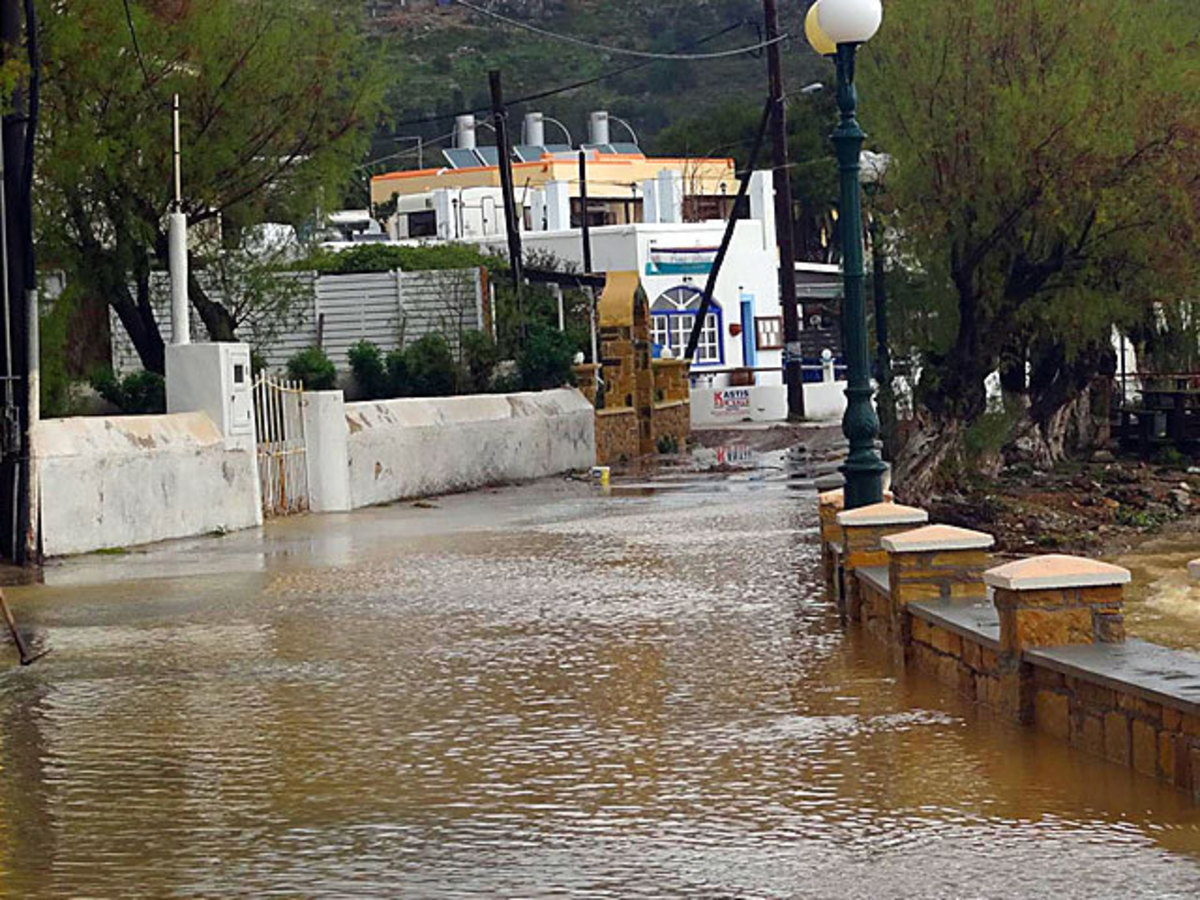 Σε κατάσταση έκτακτης ανάγκης η Λέρος – Δείτε το φωτορεπορτάζ