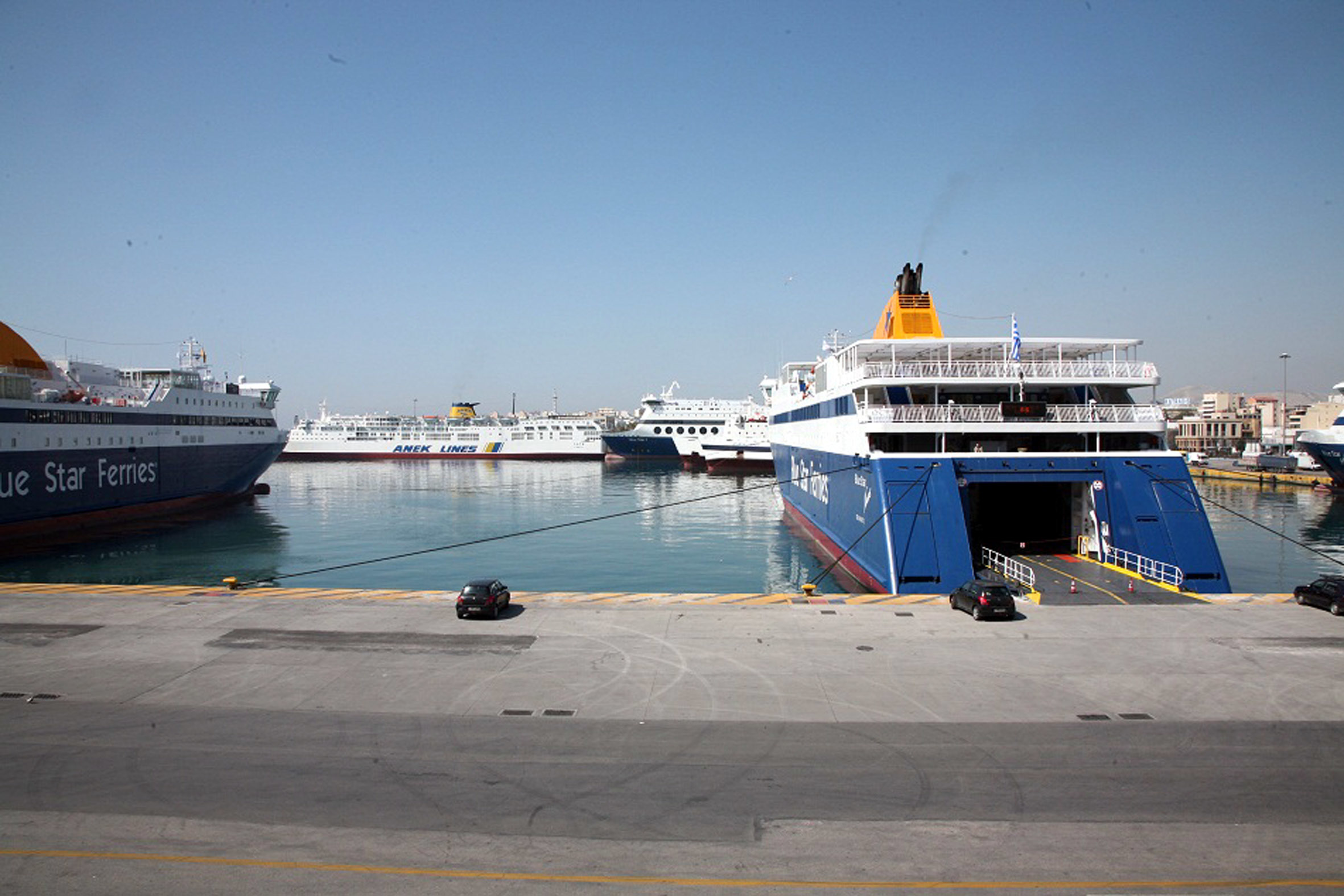 Αύξηση και το 2014 για τον κλάδο της κρουαζιέρας, στο λιμάνι του Πειραιά