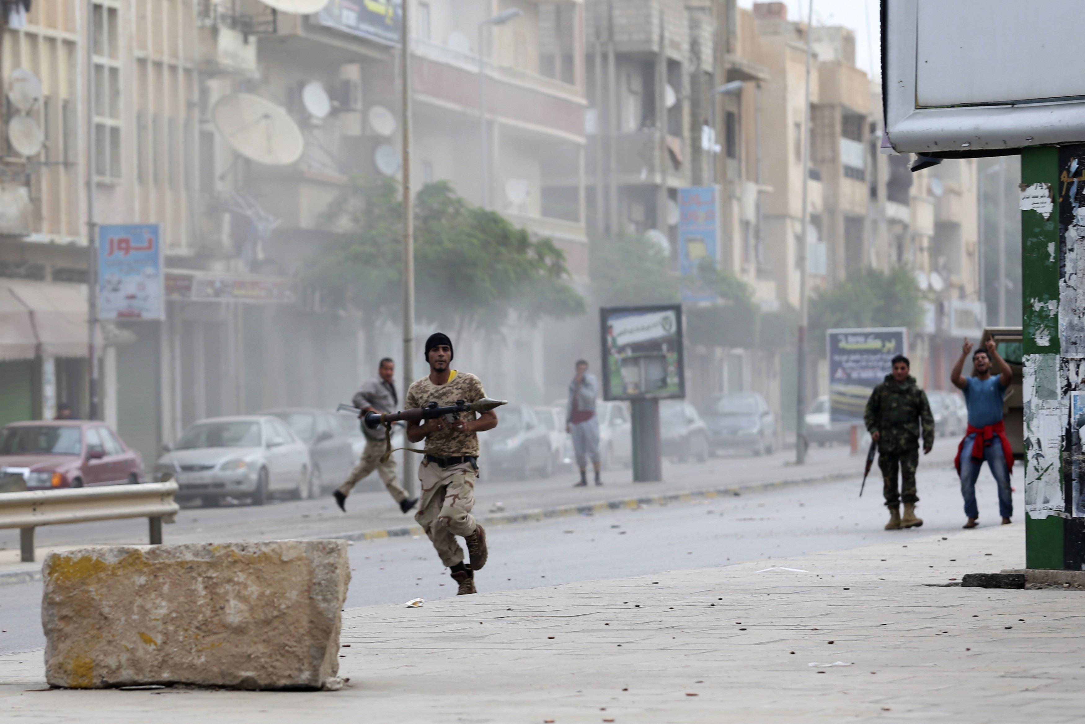 Τουλάχιστον 14 νεκροί από έκρηξη σε αποθήκη πυρομαχικών στη Λιβύη
