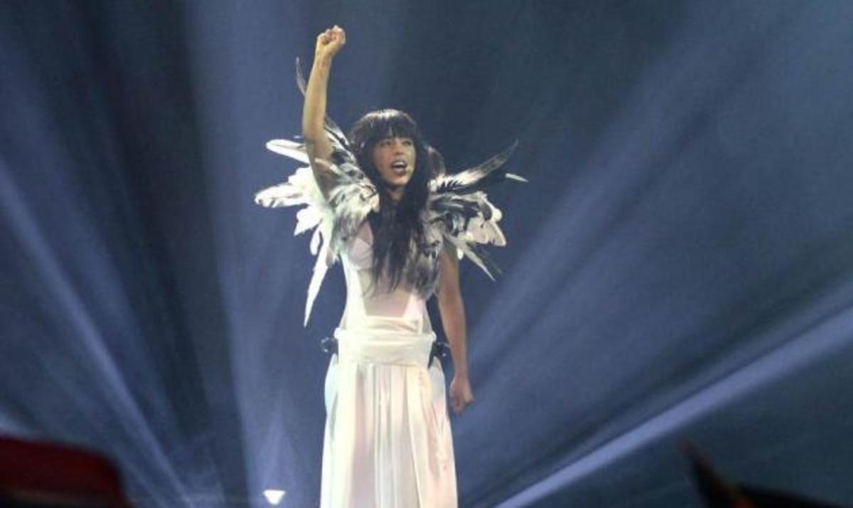 Eurovision 2013: Ντυμένη στα λευκά, ξυπόλυτη και φορώντας φτερά εντυπωσίασε η Loreen! Video