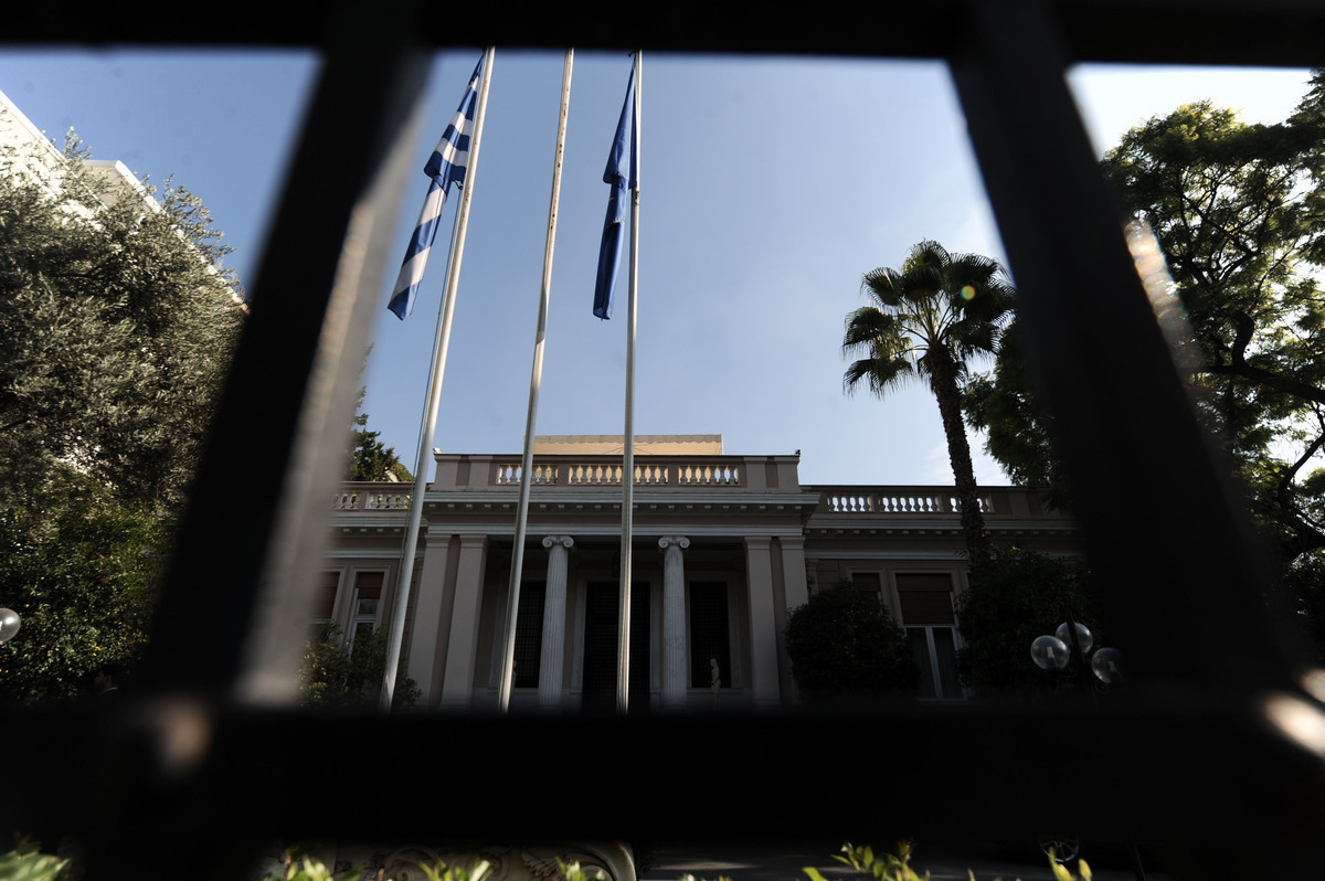 Πλώρη για το νέο τηλεοπτικό τοπίο και χωρίς ΕΣΡ – Οι 86 φάκελοι διαπλοκής στο γραφείο Τσίπρα