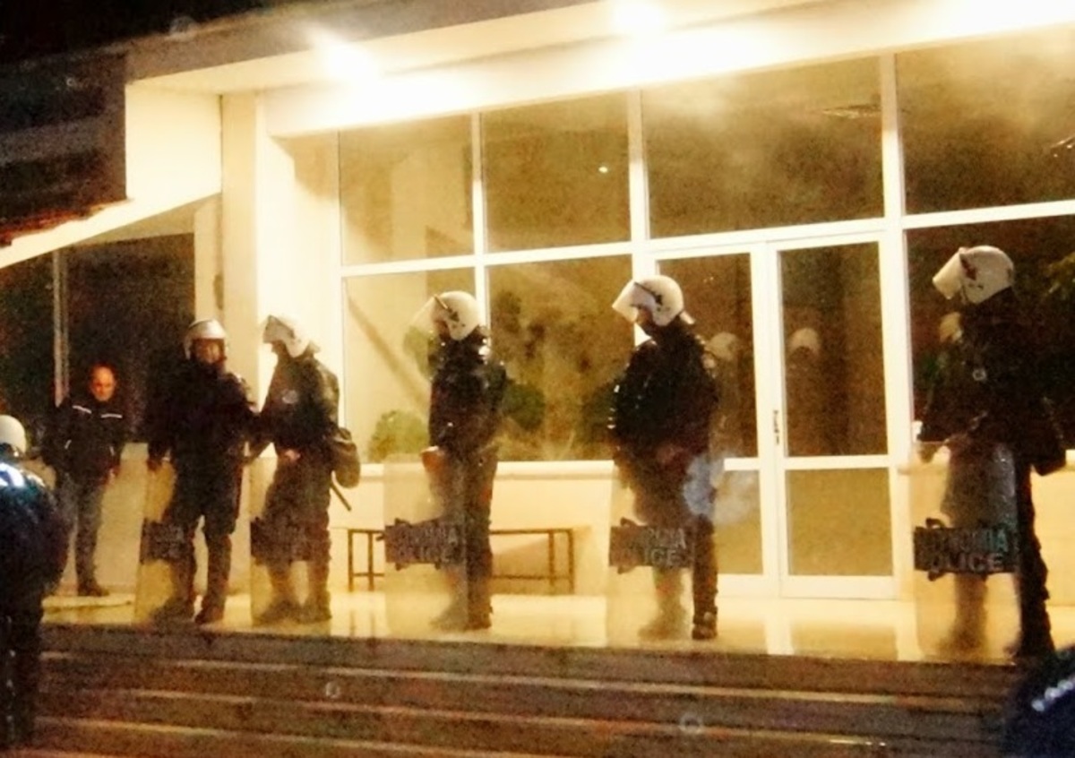 Σοκαρισμένοι οι φοιτητές της Γαλακτοκομικής Σχολής Ιωαννίνων από την εισβολή διαδηλωτών – Ζητούσαν δικαίωση για τον άδικο χαμό του Βαγγέλη Γιακουμάκη