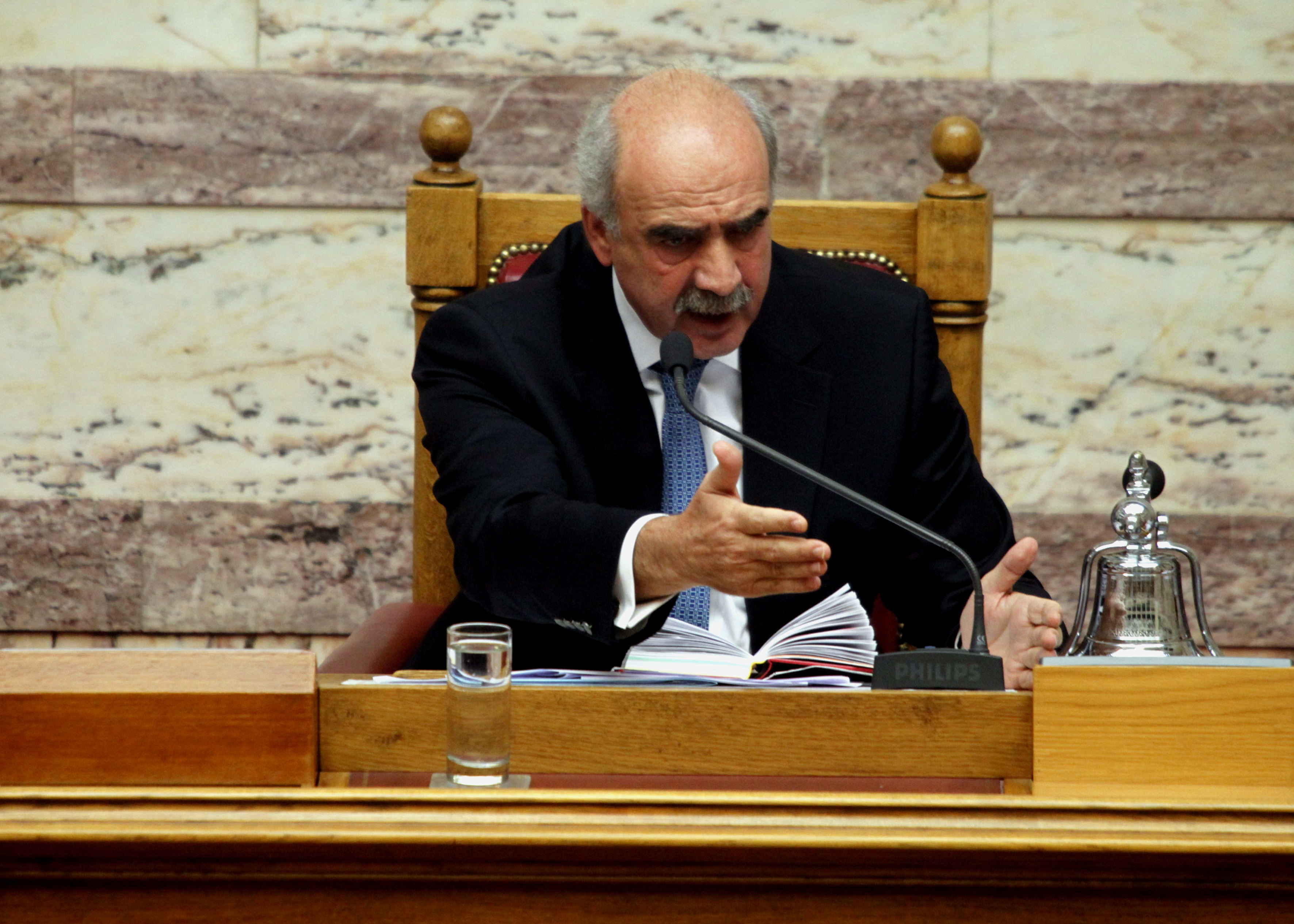 Μεϊμαράκης: Δεν μπορούμε να μειώσουμε τις βουλευτικές αποζημιώσεις