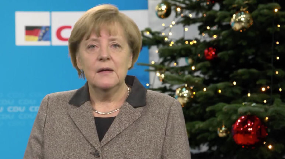 “Κουρέλι” η Μέρκελ στο Χριστουγεννιάτικο μήνυμά της (VIDEO)