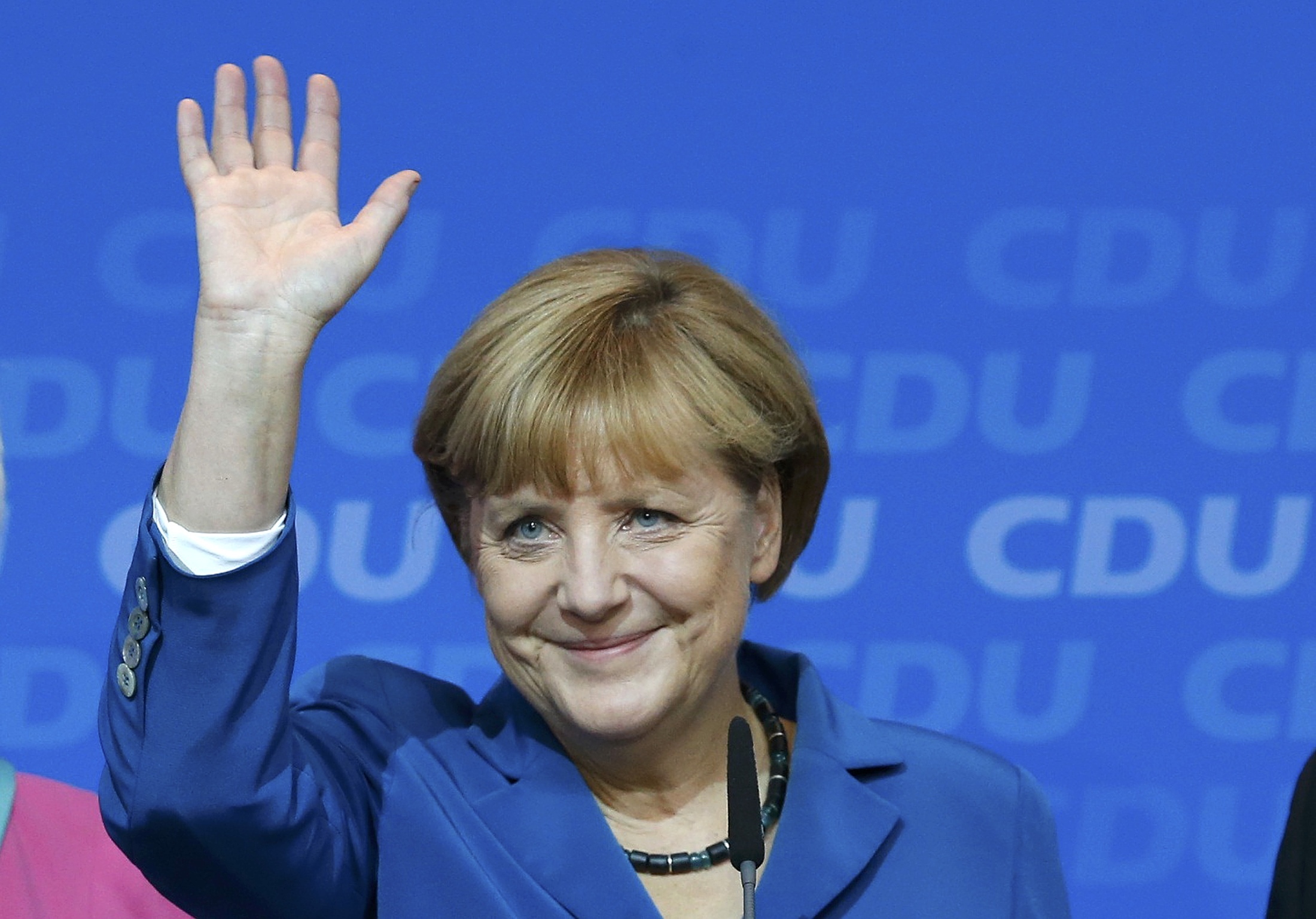 Πανίσχυρη Μέρκελ μετά τις γερμανικές εκλογές – Σάρωσε τα πάντα και φλερτάρει με την αυτοδυναμία