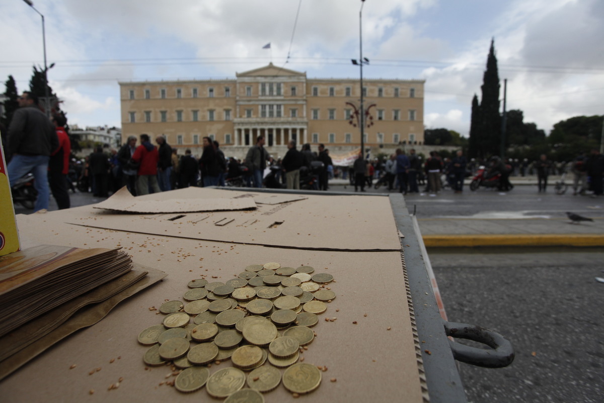 ΚΕΠΕ: Ίσως η ύφεση να είναι χαμηλότερη από τις προβλέψεις