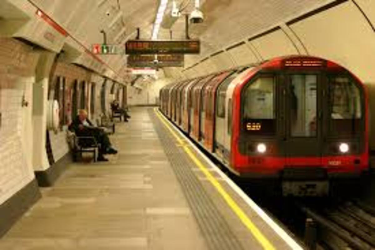 Ελληνικοί στίχοι στο μετρό του Λονδίνου