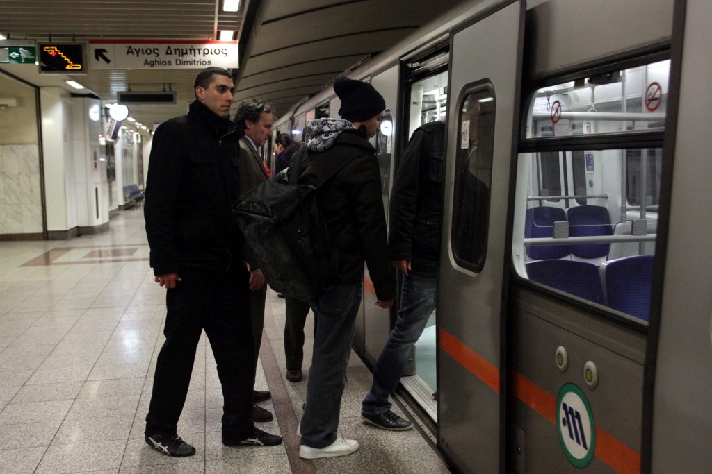 Stop στους λαθρεπιβάτες: Μπάρες και ηλεκτρονικό εισιτήριο στο Μετρό