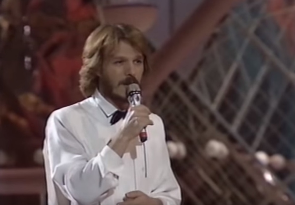 Πώς είναι σήμερα ο Τάκης Μπινιάρης που μας εκπροσώπησε στη Eurovision το 1985;