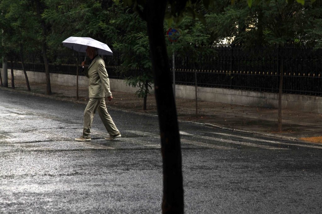 Άστατος και σήμερα ο καιρός, μικρή άνοδος της θερμοκρασίας