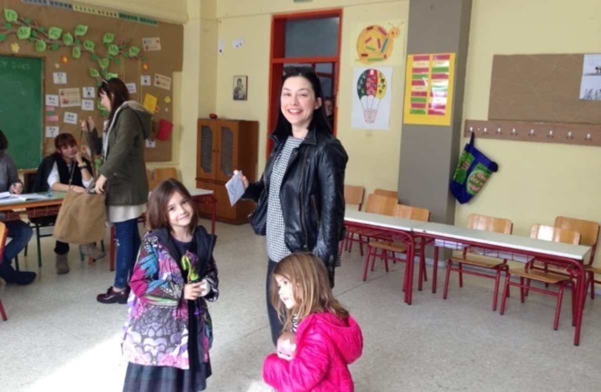 Εκλογές 2015: Με τις κόρες στην κάλπη η Νάντια Γιαννακοπούλου!