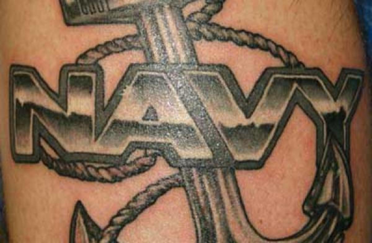 Απαγορεύουν τα τατουάζ στο Πολεμικό Ναυτικό – “Μη ευπρεπή” τα θεωρούν ναύαρχοι