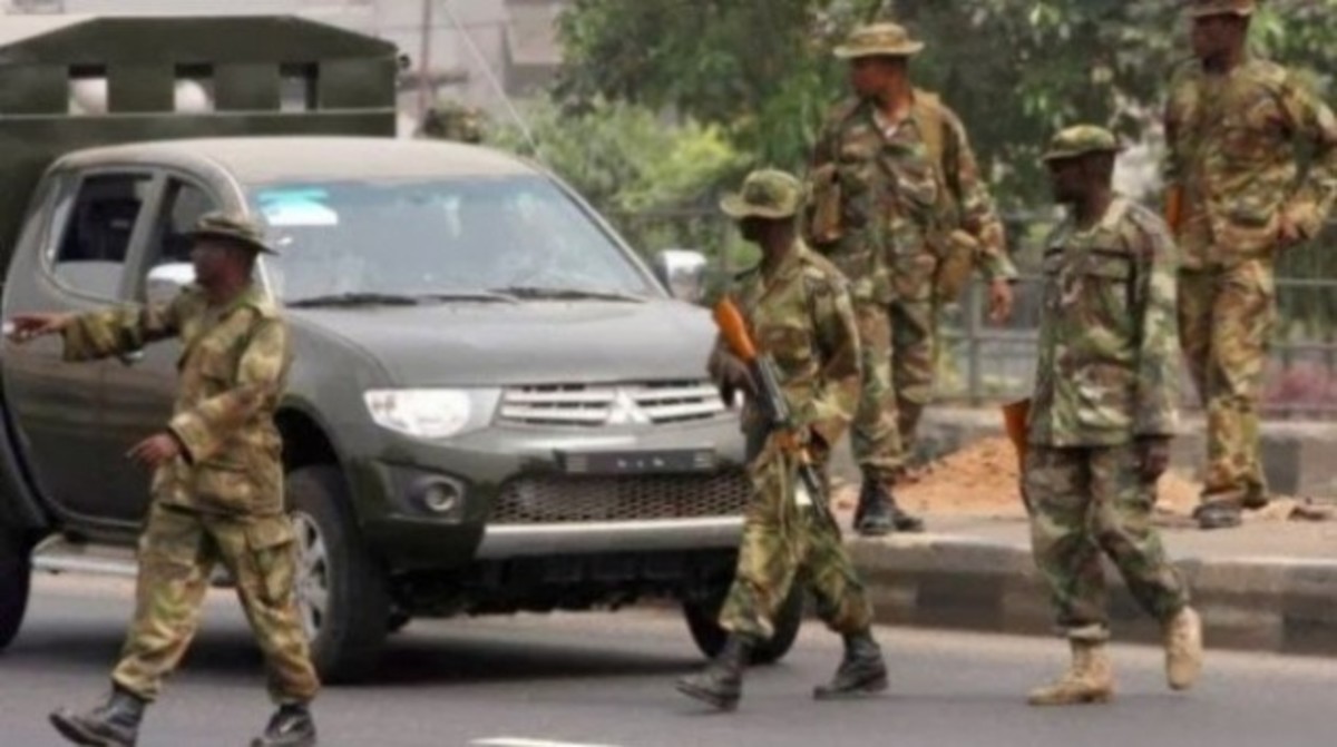 Καμικάζι βομβιστής σκότωσε πέντε ανθρώπους έξω από τζαμί στη Νιγηρία