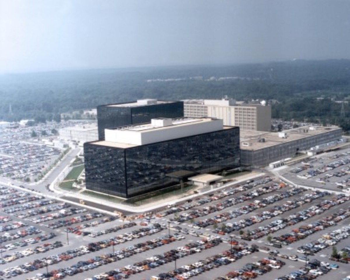 Σάλος από την αποκάλυψη πως οι Ολλανδοί παρακολουθούσαν κλήσεις πολιτών και όχι η NSA