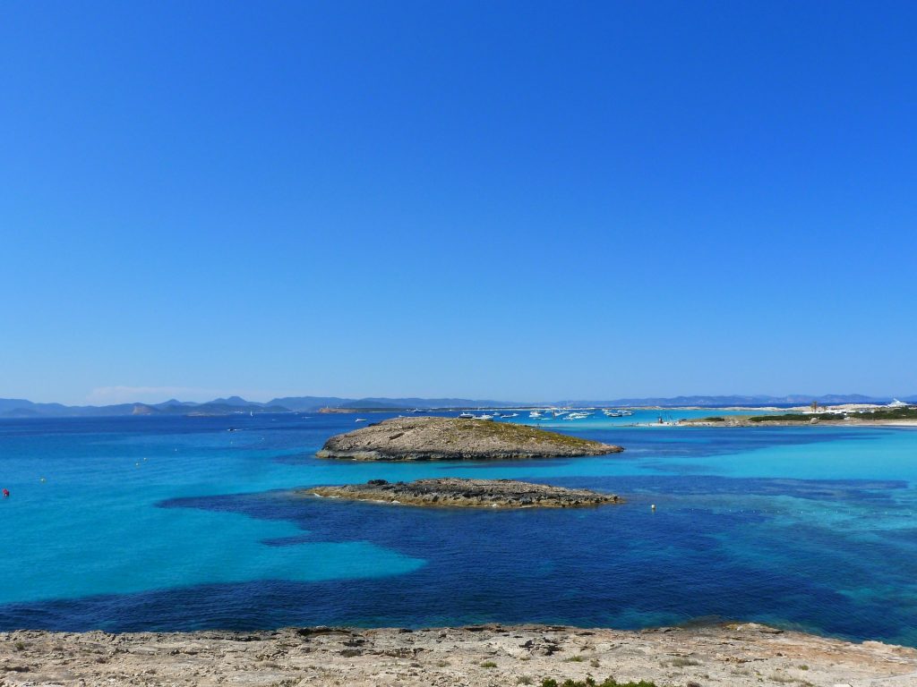 Οινούσσες: Το μεγαλείο ενός μικρού νησιού