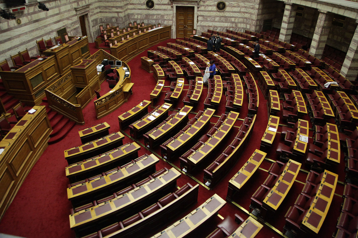 Υπόθεση Πανούση: Περίεργη αναβολή συνεδρίασης επιτροπής στην Βουλή!