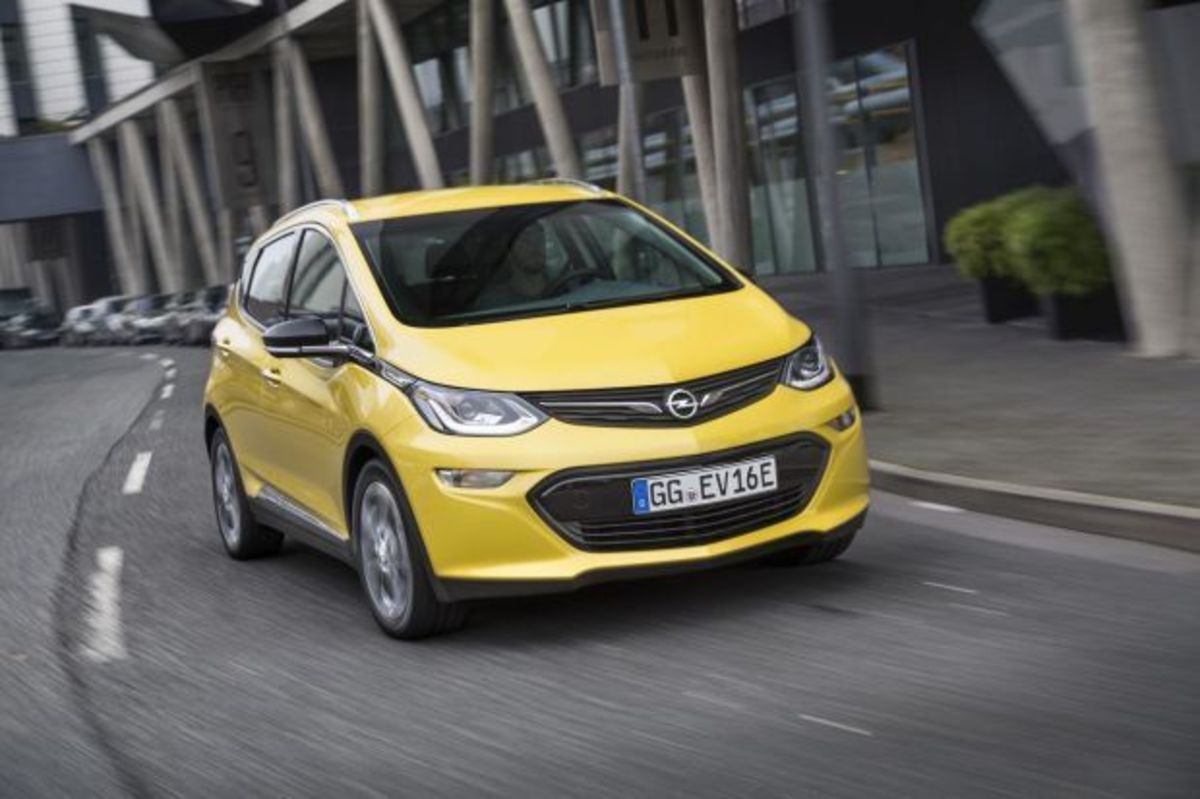 Το νέο Opel Ampera-e έρχεται να «ηλεκτρίσει» τις μετακινήσεις μας [vid]