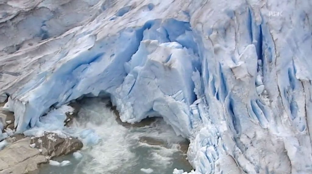 Κομμάτι παγετώνα καταπλάκωσε ζευγάρι τουριστών μπροστά στα μάτια των παιδιών τους