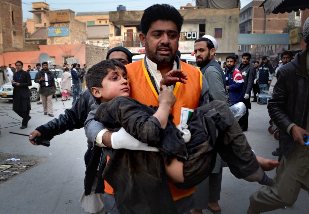 Κατέρρευσε τέμενος στο Πακιστάν – Τουλάχιστον 9 νεκροί βρέθηκαν στα συντρίμμια