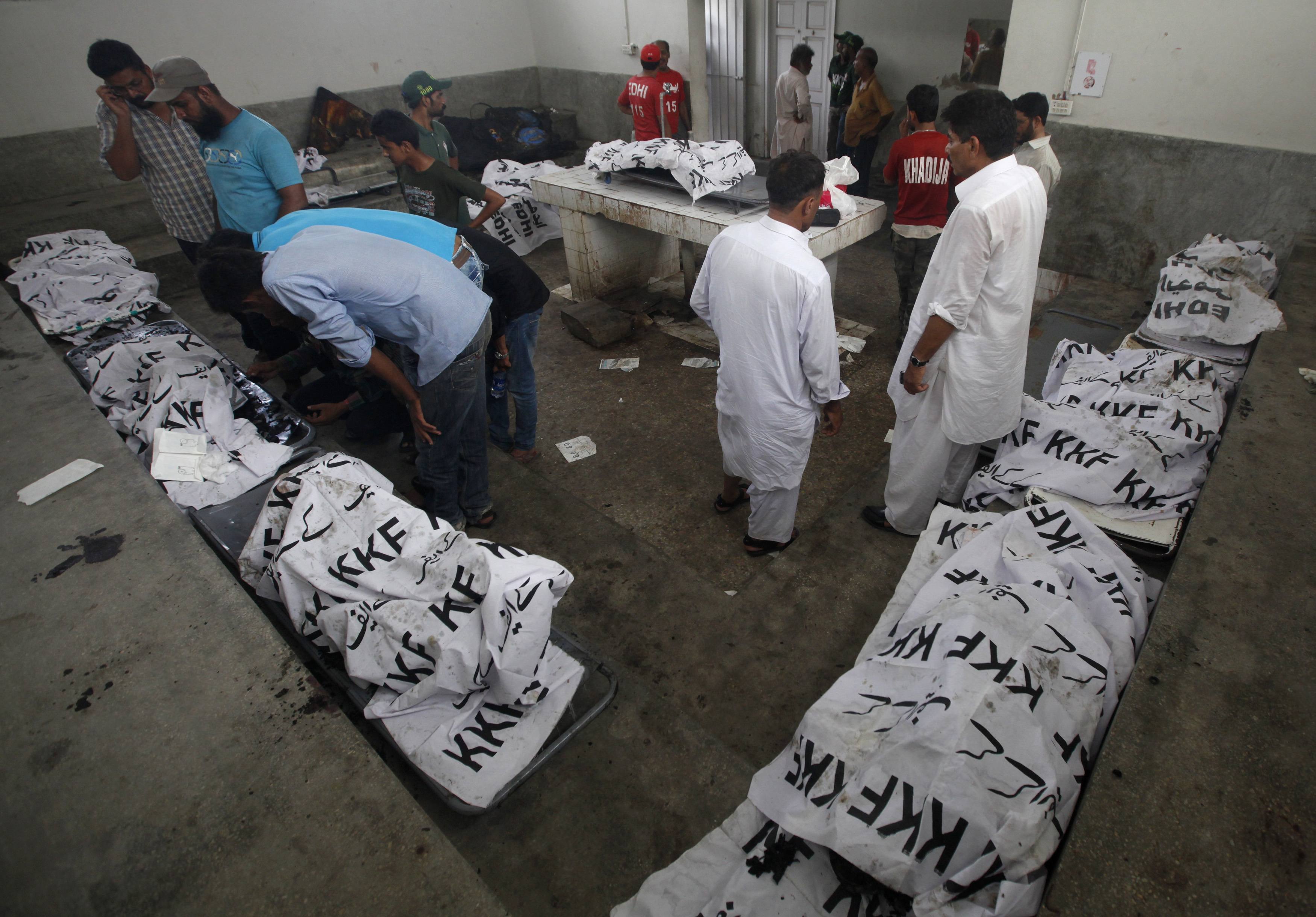 Πακιστάν: Βρήκαν κι άλλα πτώματα στο Καράτσι